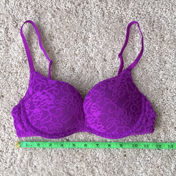 Victoria’s Secret | Lace Push-Up Bra - Picture 2 of 7